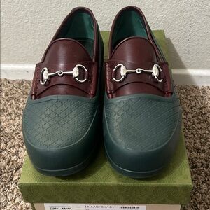 Gucci Green and Burgundy Men's Slip-On Horsebit Loafers